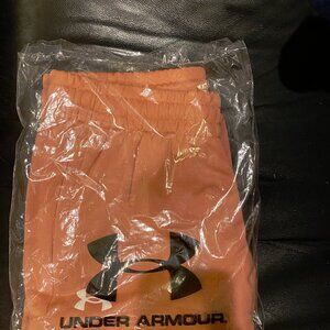 Womens Under Armour fleece joggers, size small NWT